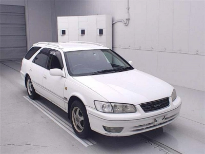 TOYOTA CAMRY GRACIA