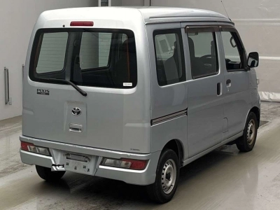 TOYOTA PIXIS VAN