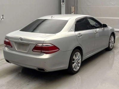 TOYOTA CROWN HYBRID