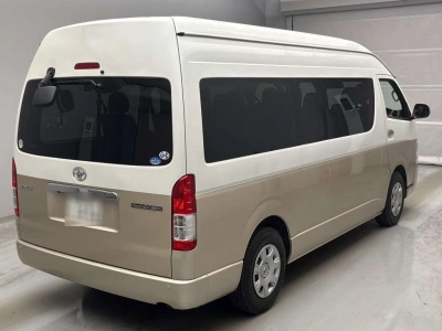 TOYOTA HIACE WAGON