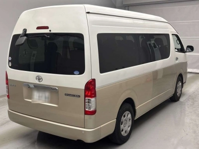 TOYOTA HIACE WAGON
