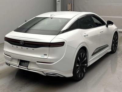 TOYOTA CROWN CROSSOVER