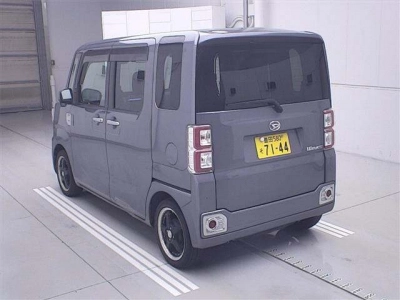 DAIHATSU WAKE
