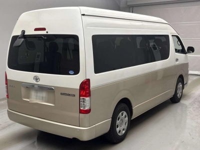 TOYOTA HIACE WAGON
