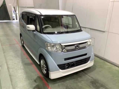 HONDA N-BOX SLASH