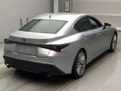 LEXUS IS