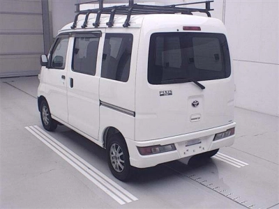 TOYOTA PIXIS VAN