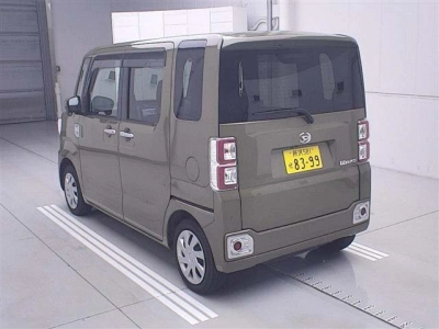 DAIHATSU WAKE