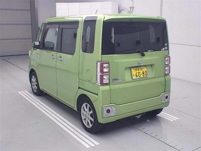TOYOTA PIXIS MEGA