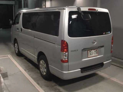 TOYOTA HIACE VAN