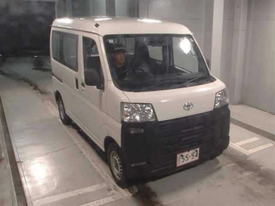 TOYOTA PIXIS VAN