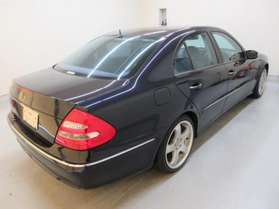 MERCEDES BENZ E CLASS