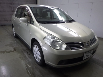 NISSAN TIIDA LATIO