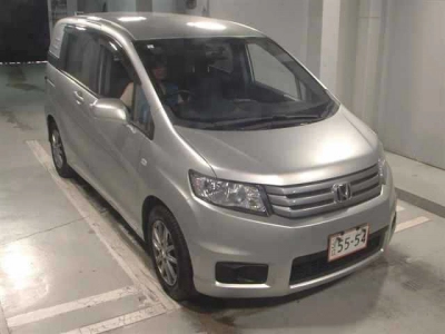 HONDA FREED SPIKE