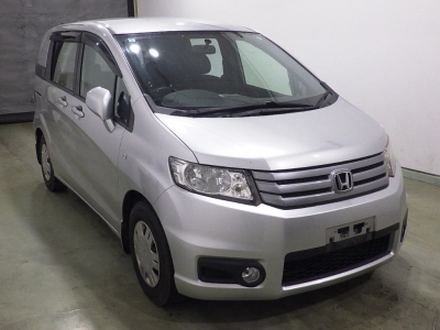 HONDA FREED SPIKE