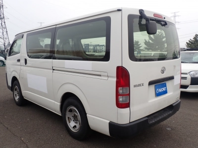 TOYOTA HIACE VAN