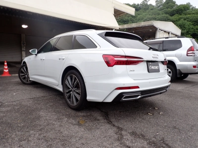 AUDI A6 AVANTE