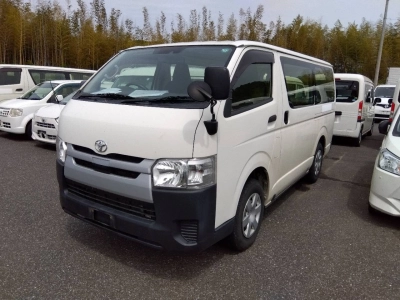 TOYOTA REGIUS VAN