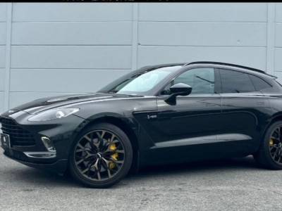 ASTON MARTIN DBX