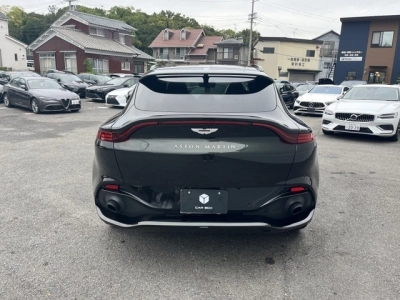 ASTON MARTIN DBX