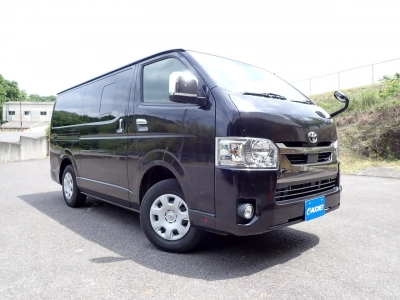 TOYOTA HIACE VAN