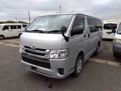 TOYOTA REGIUS VAN
