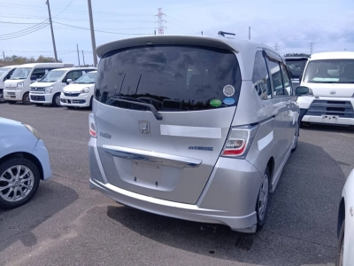HONDA FREED HYBRID