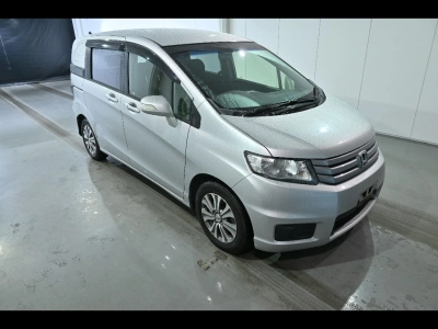 HONDA FREED SPIKE