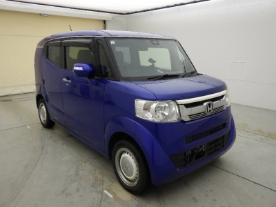 HONDA N-BOX SLASH