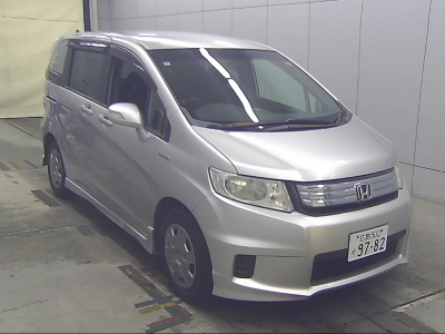 HONDA FREED SPIKE