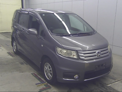 HONDA FREED SPIKE