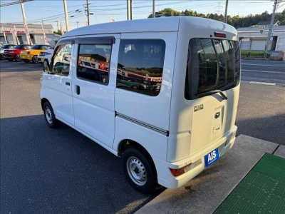 TOYOTA PIXIS VAN