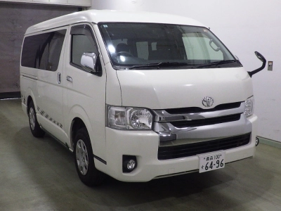 TOYOTA REGIUS VAN