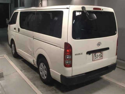 TOYOTA HIACE VAN