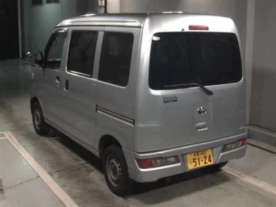 TOYOTA PIXIS VAN
