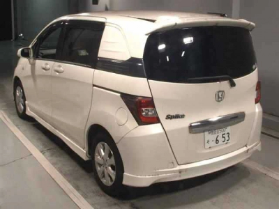HONDA FREED SPIKE