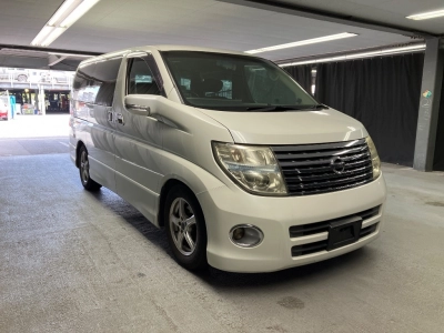 NISSAN ELGRAND