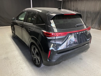 NISSAN AURA