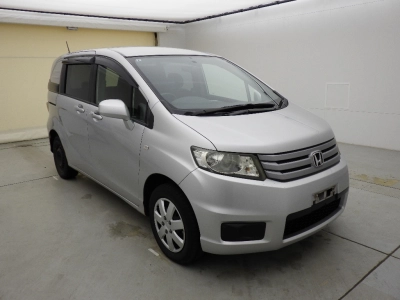HONDA FREED SPIKE