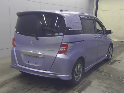 HONDA FREED SPIKE