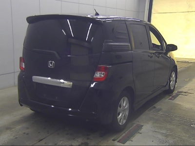 HONDA FREED SPIKE