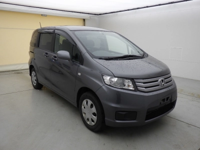 HONDA FREED SPIKE