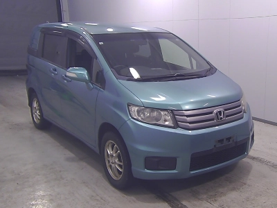 HONDA FREED SPIKE
