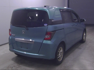 HONDA FREED SPIKE