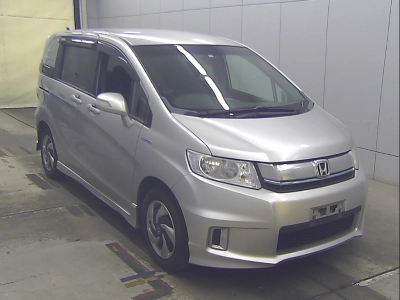 HONDA FREED SPIKE