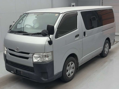 TOYOTA REGIUS VAN