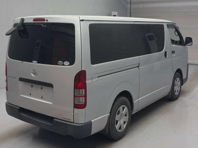 TOYOTA REGIUS VAN