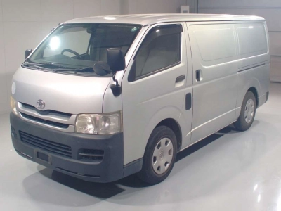 TOYOTA REGIUS VAN