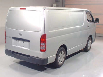 TOYOTA REGIUS VAN