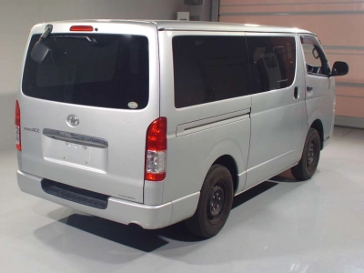 TOYOTA REGIUS VAN